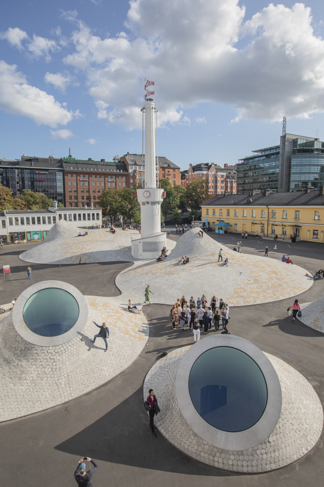 Finnland, Helsinki, Lasipalatsi Platz. Moderne Architektur über dem unterirdischen Amos Anderson Museum